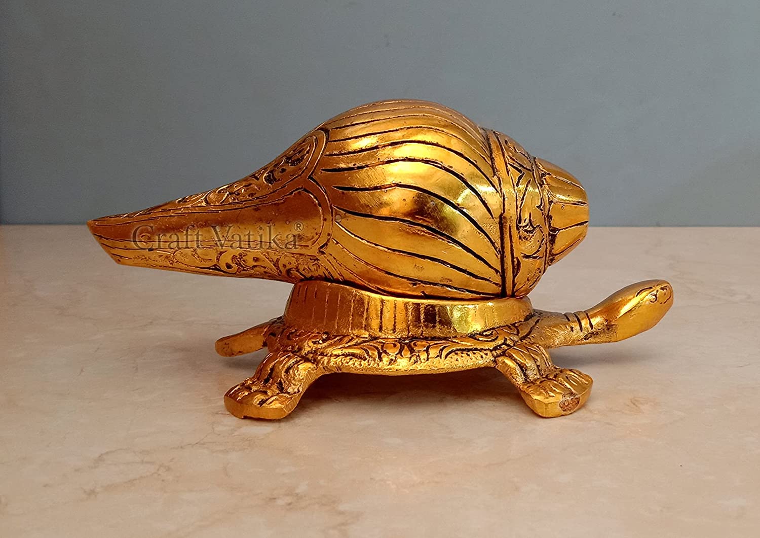 Metal Shank Conch Placed On Tortoise Base Showpiece Dfms396