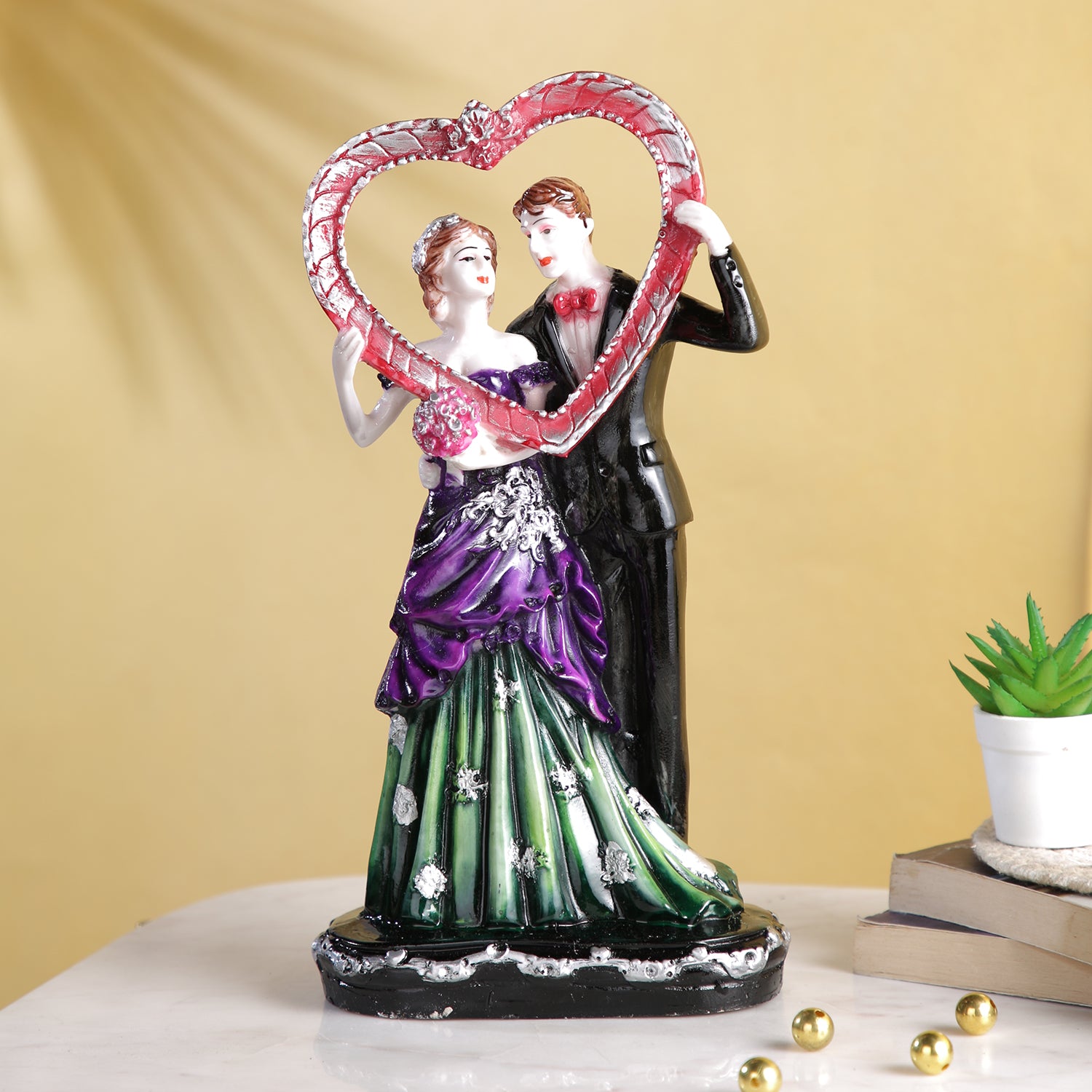Romantic Couple With Heart Resin Gift Showpiece