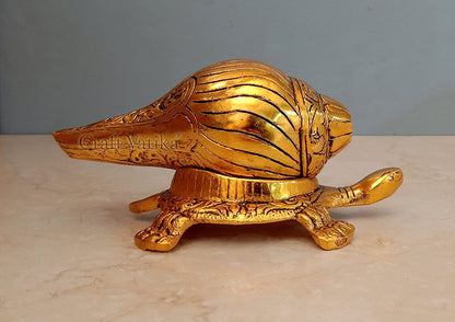 Metal Shank Conch Placed On Tortoise Base Showpiece Dfms396